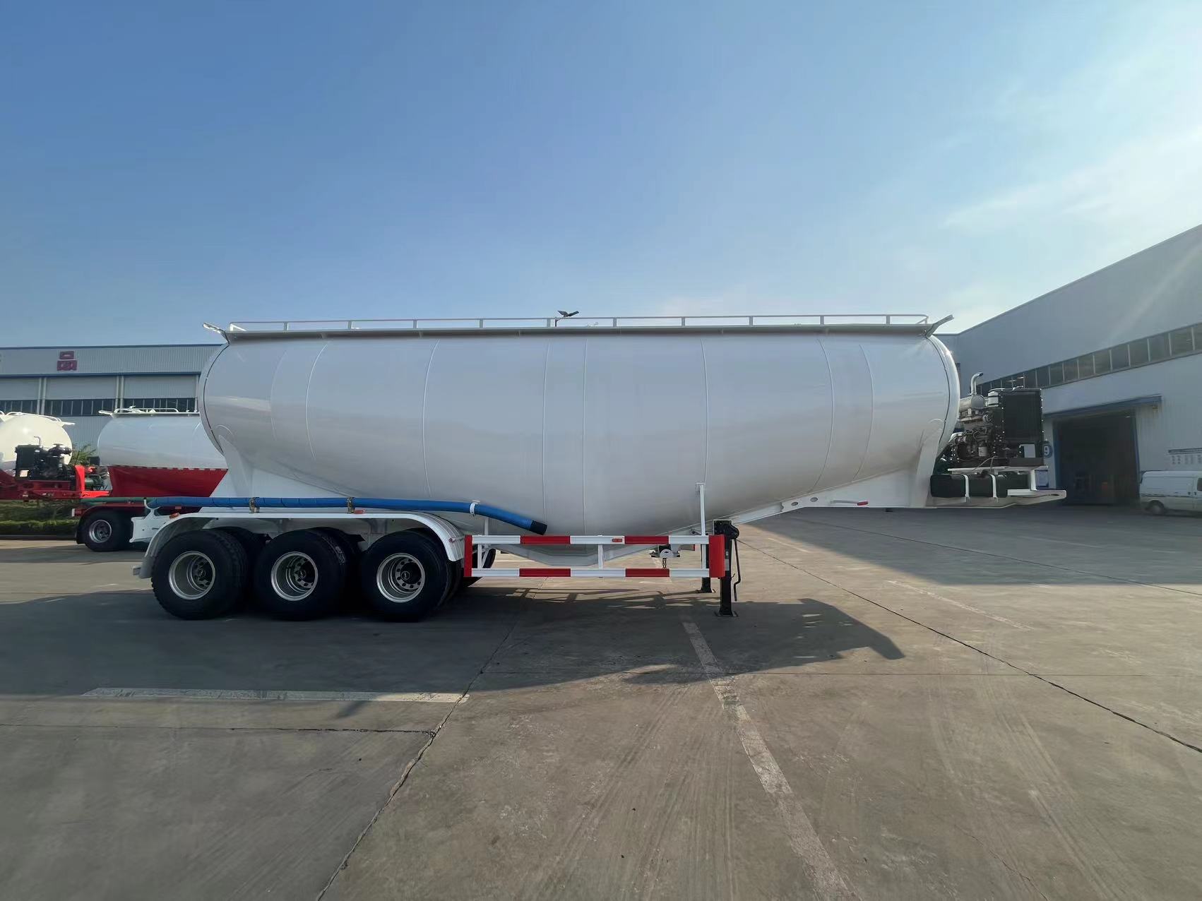 Derun Tri-Axle Cement Tank Semi Trailer vil blive sendt til Gabon