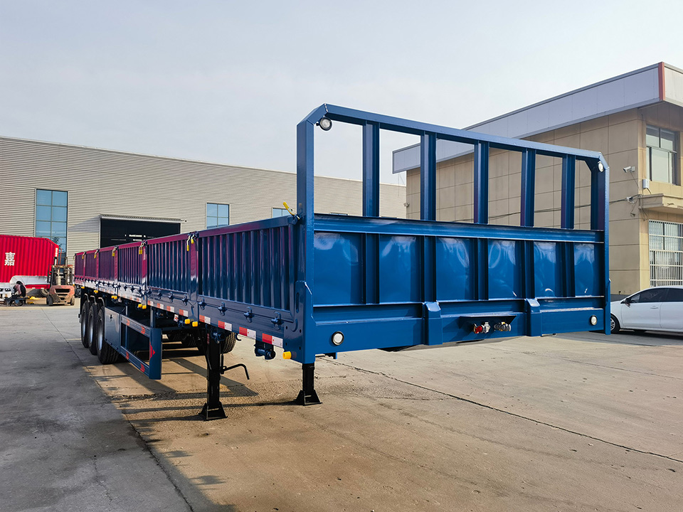 Derun Vehicle Company's tre sidevægs semi trailer sendt til Algeriet