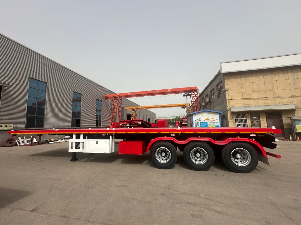 Derun Vehicle eksporterede med succes 3 sæt flatbed semi-trailere til Dominikanske Republik