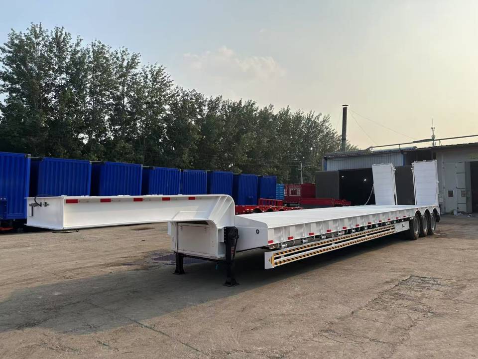 Derun Vehicle Low-Bed Semi-Trailers blev sendt til Djibouti med succes for at hjælpe med at opgradere logistik i Østafrika