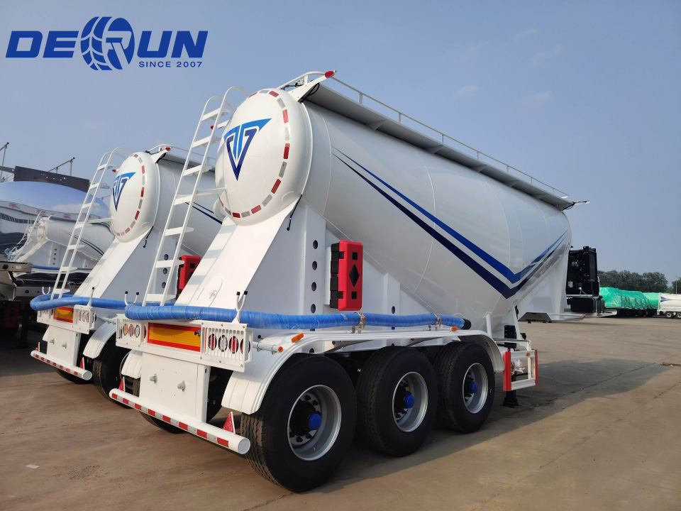 To cementtank-semitrailere vil blive sendt til Gabon