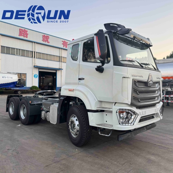 Synottrok Howo NX 6 × 4 traktorbil